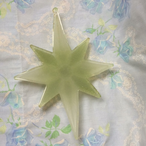 Handmade epoxy resin Christmas star - Picture 3 of 3
